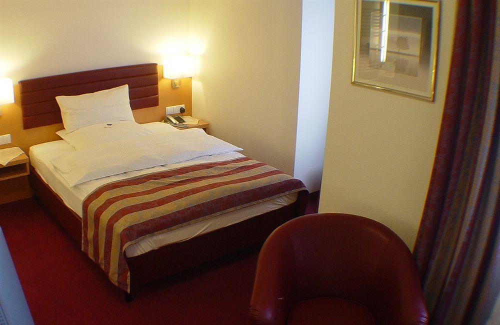 Hotel Zum Adler Bonn Ngoại thất bức ảnh