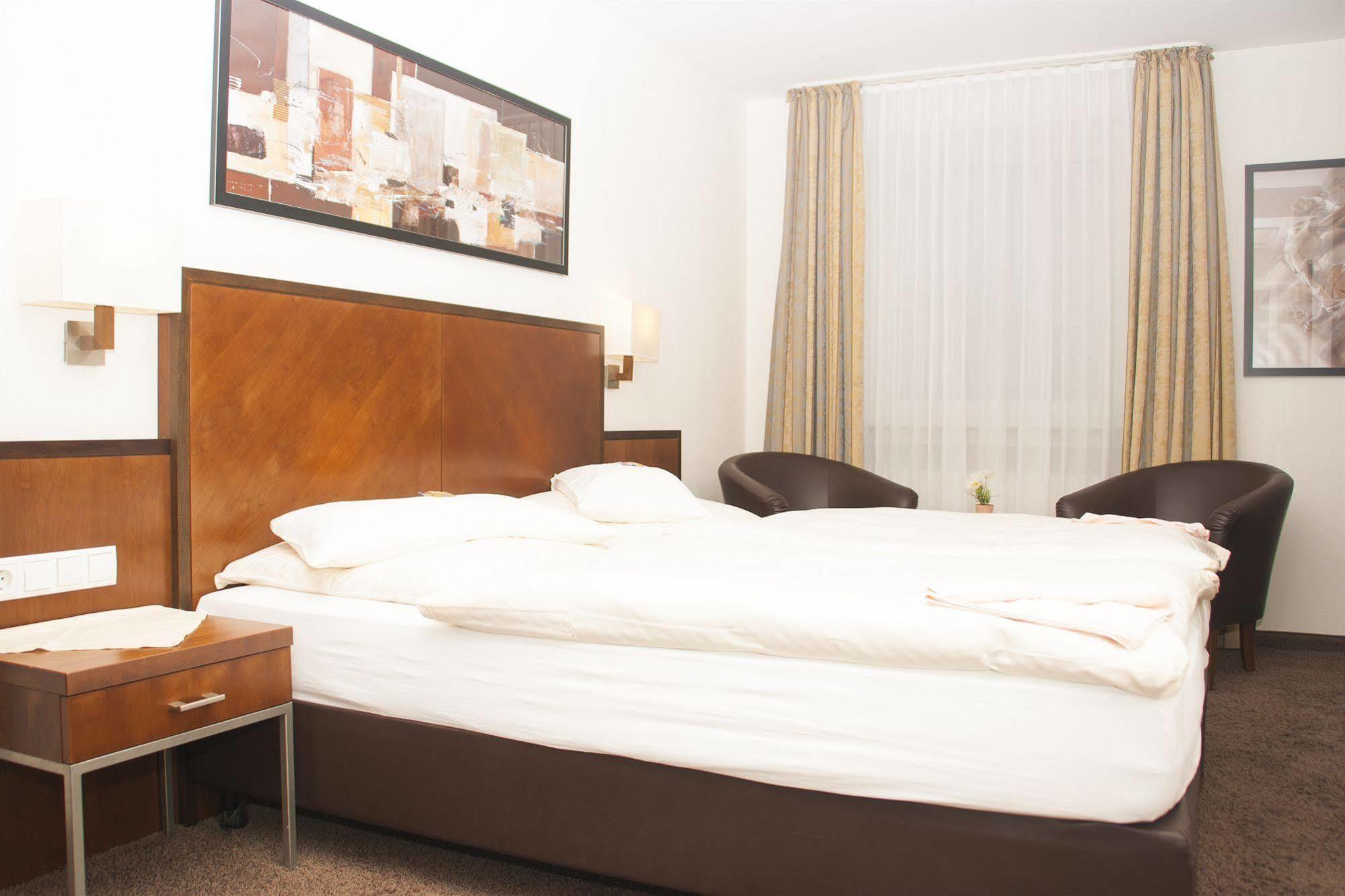 Hotel Zum Adler Bonn Ngoại thất bức ảnh