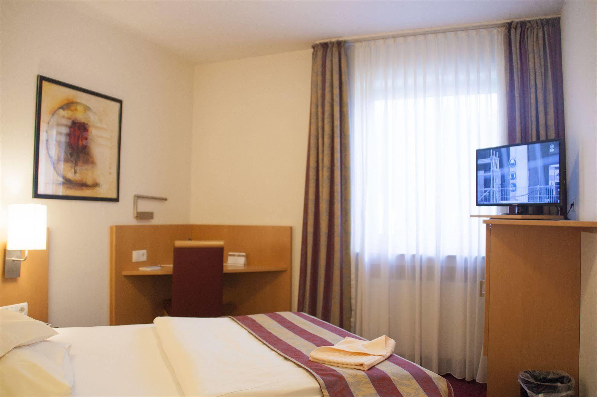 Hotel Zum Adler Bonn Ngoại thất bức ảnh